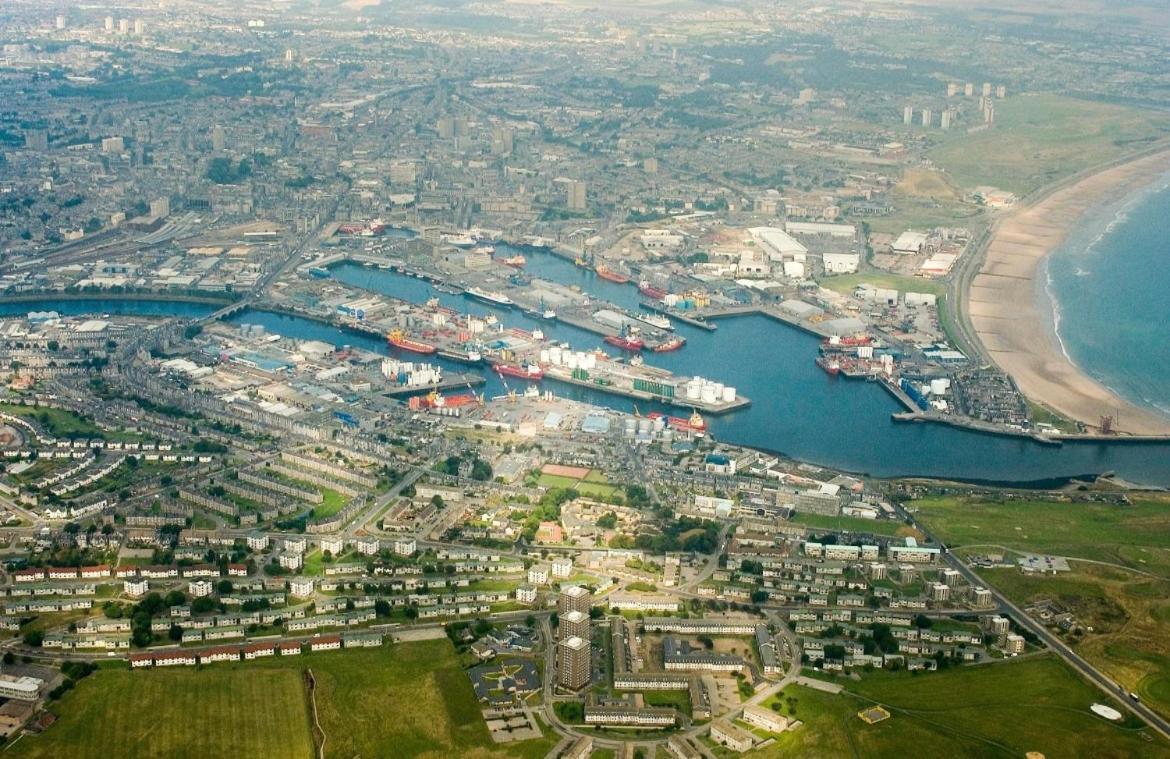 Amazing Getaways - The Place For You With Free Parking Aberdeen Exterior foto